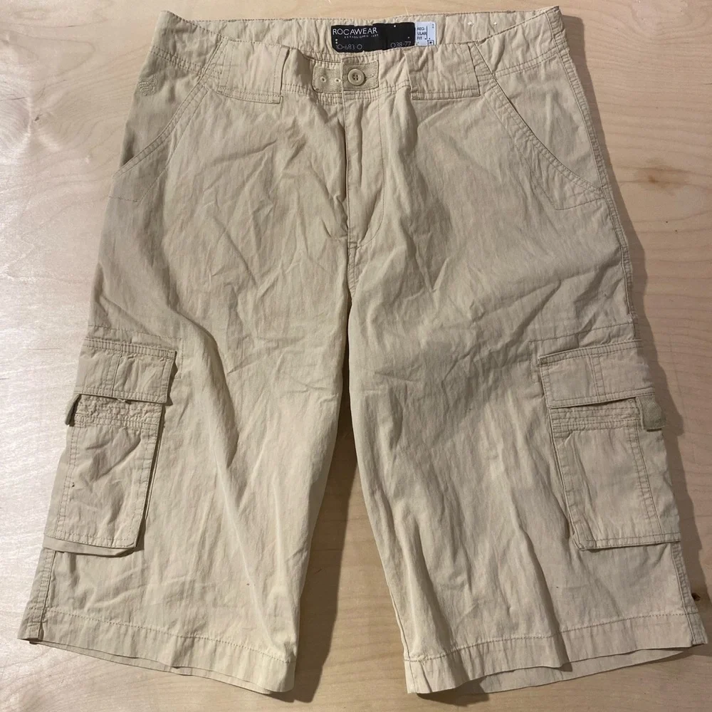 Rocawear Light Tan Cargo Shorts 34 (OK)